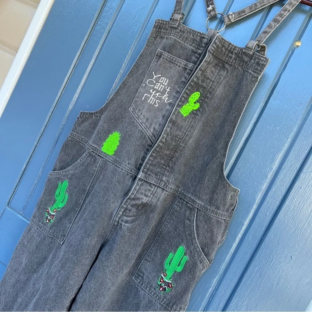 POL Cactus Pint Overalls with front pocket panels hidden buttons Women’s Size M